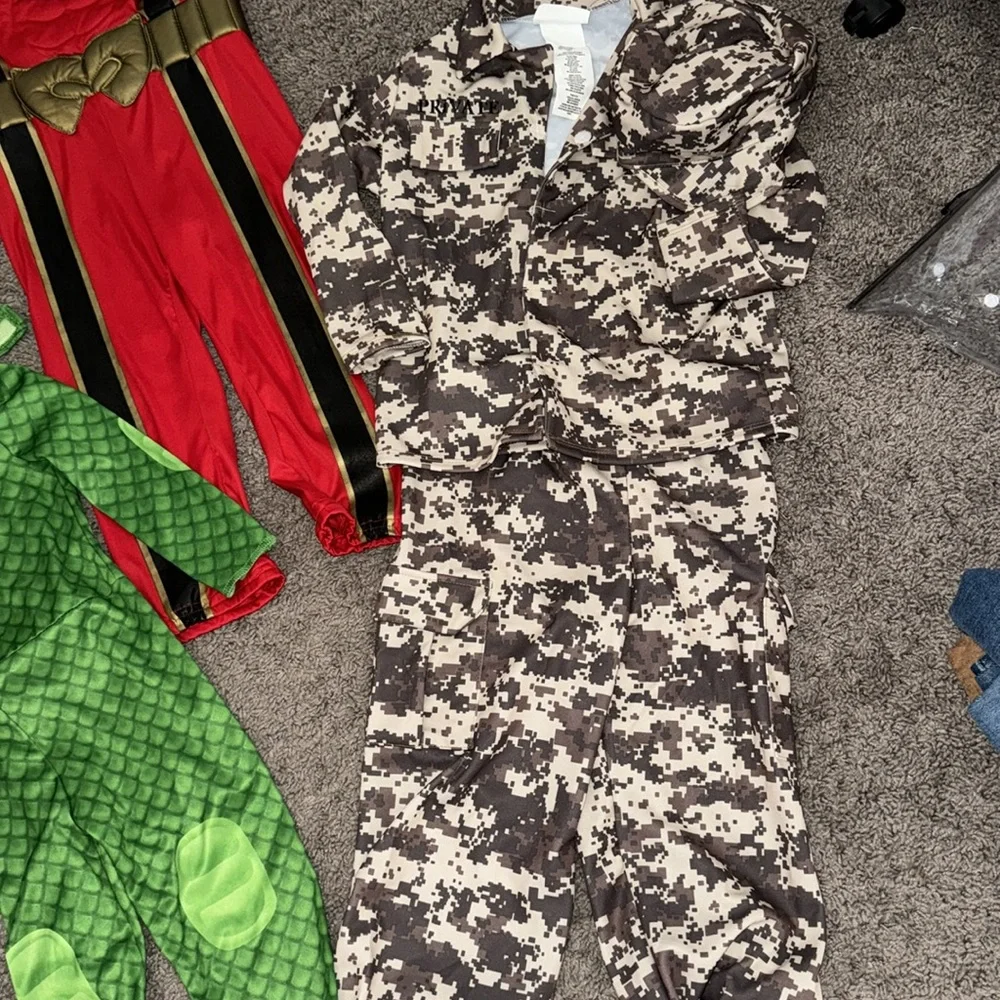 Costumes! Get it before Halloween - Picture 4 of 6